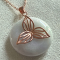 Lys - White jade lotus necklace