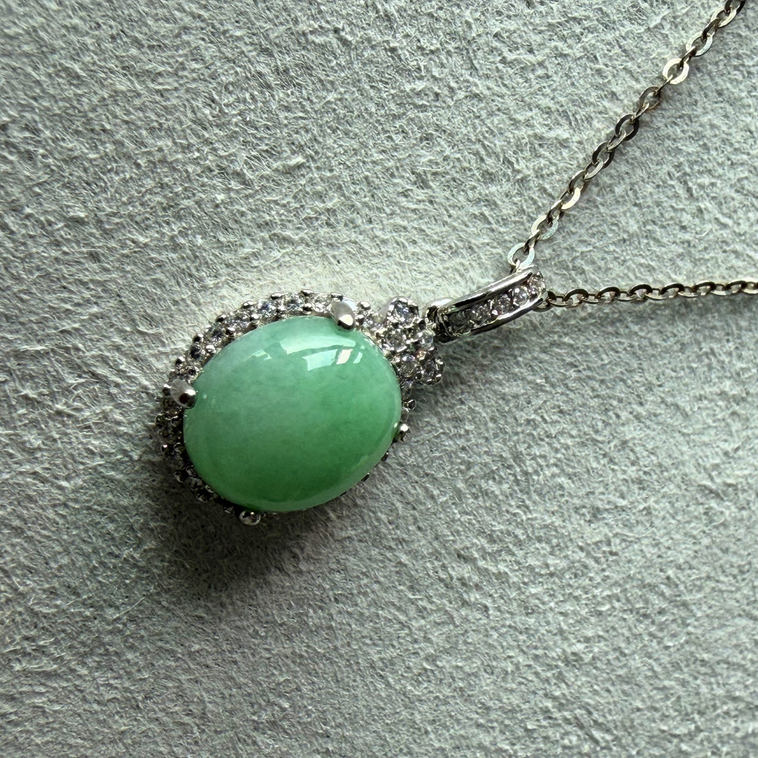 Alva Pendant - Jade cabochon