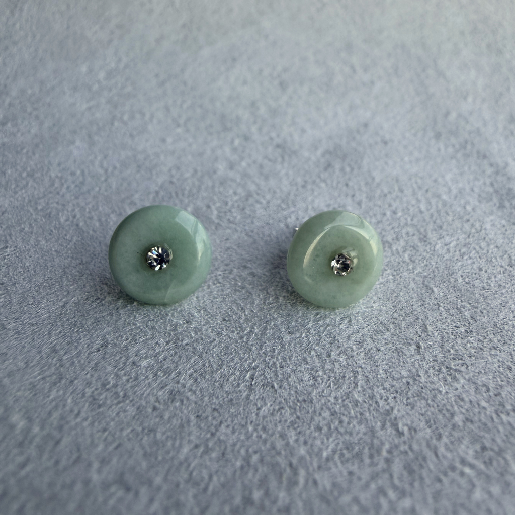 Sirkle - Pale green jade studs