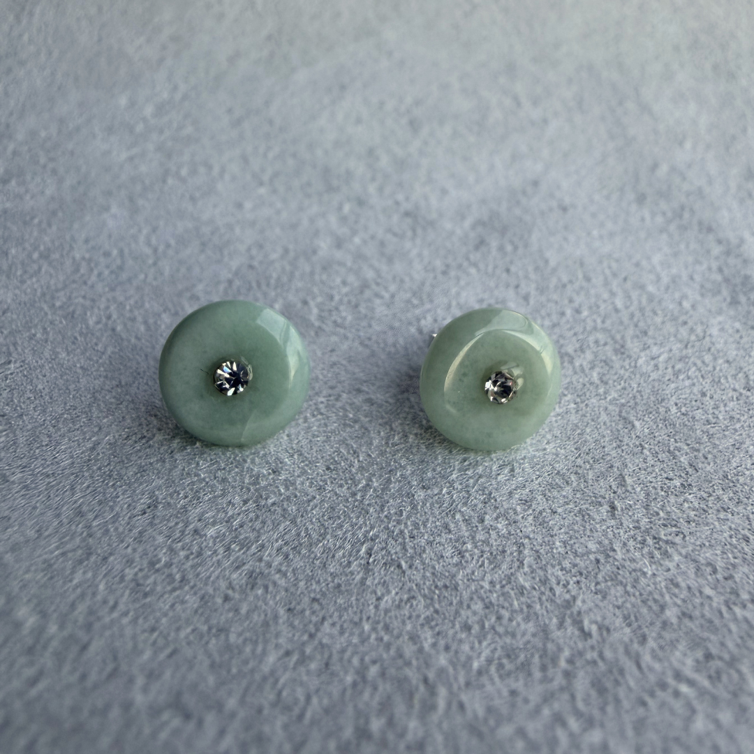 Sirkle - Pale green jade studs